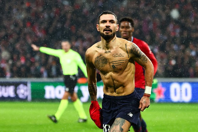 Lille je prijetno presenečenje sezone, Remy Cabella je bil v sredo strelec enega od šestih golov proti Feyenoordu. FOTO: Sameer Al-doumy/AFP