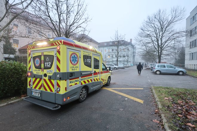 V obsežnem požaru je bilo poškodovanih več dijakov, enajst so jih prepeljali v UKC Ljubljana, trije so huje poškodovani in ostajajo v UKC Ljubljana. FOTO: Jože Suhadolnik/Delo