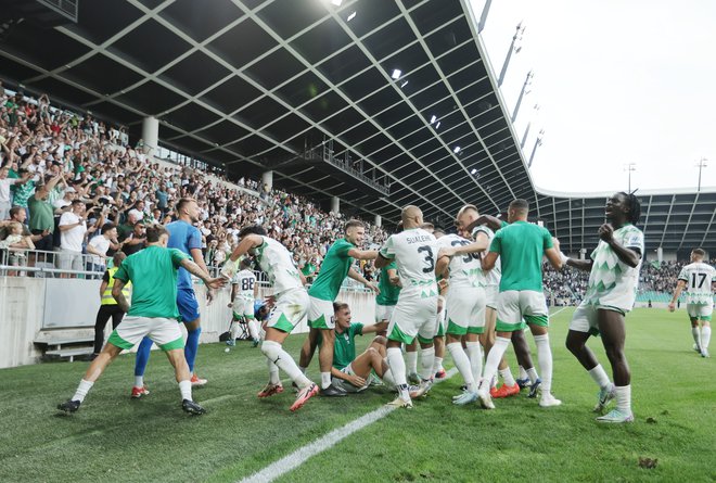 Kdo bo izval in ustavil Olimpijo, je pred nadaljevanjem prvenstvene bitke glavno vprašanje. FOTO: Jože Suhadolnik/Delo