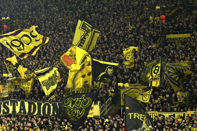 Borussia Dortmund se lahko pohvali z najbolj zvestimi navijači. FOTO: Ina Fassbender/AFP