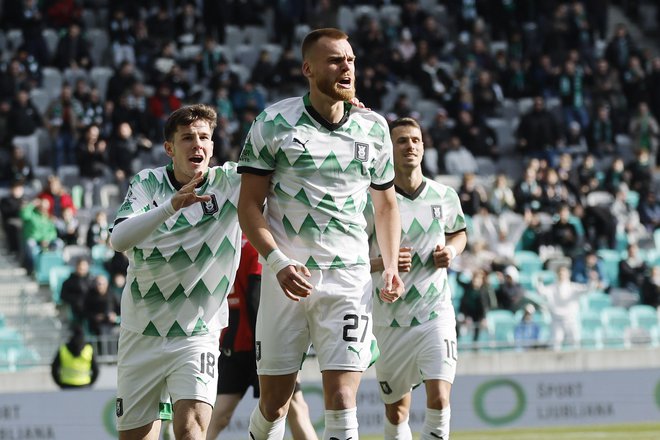 Novinec pri zeleno-belih, Estonec Alex Tamm, je z golom začel svoje slovensko poglavje. Foto Leon Vidic