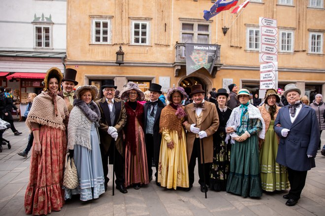 Romantika 19. stoletja na kranjskih ulicah. FOTO: Sandi Fiser