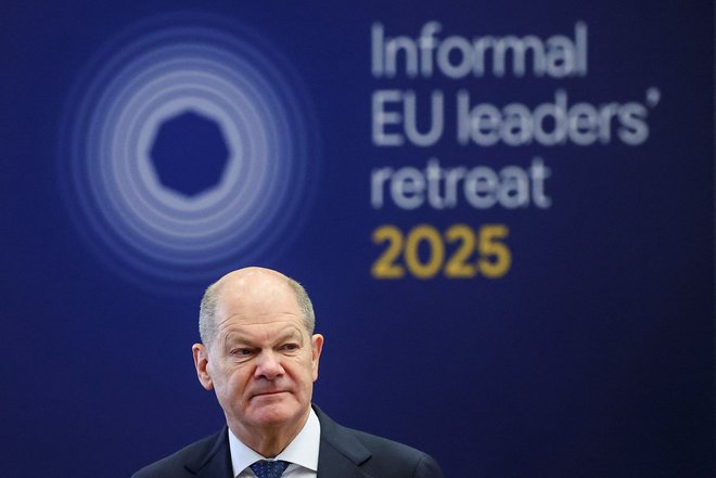 Nemški kancler Olaf Scholz zagovarja višje obrambne izdatke. FOTO: Yves Herman/Reuters