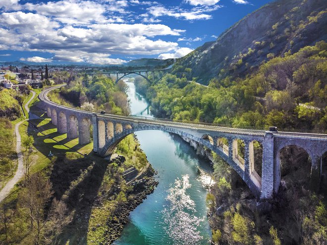 Solkanski most z najdaljšim kamnitim lokom na svetu FOTO: Matjaž Prešeren/MONG