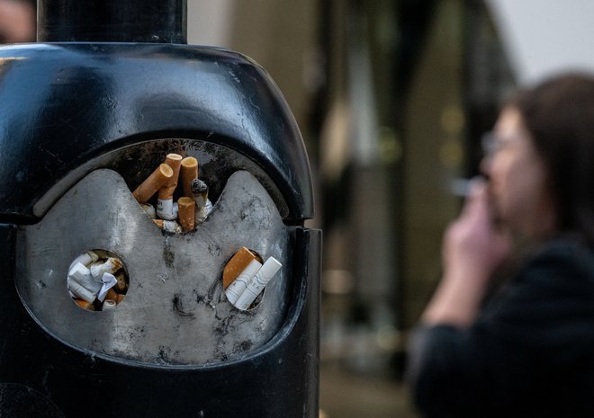 Delež pljučnega raka se povečuje ne glede na to, da vse manj ljudi kadi, in se širi tudi med nekadilci oz. tistimi, ki nikoli niso kadili. FOTO: Chris J Ratcliffe/Reuters