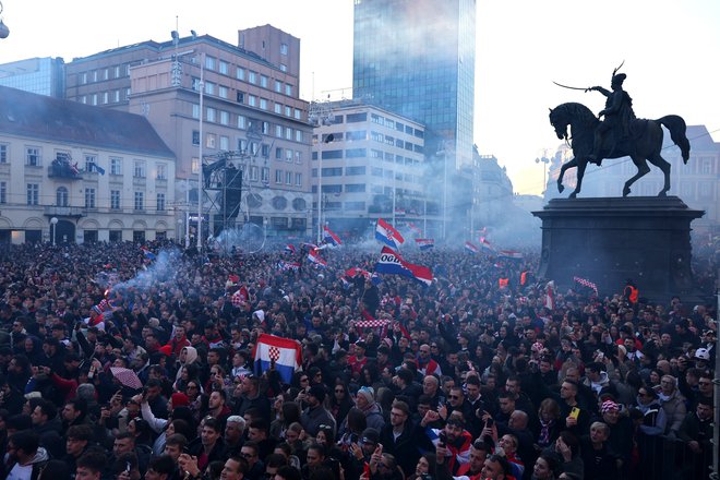 Trg bana Jelačića je bil poln. FOTO: Antonio Bronić/Reuters