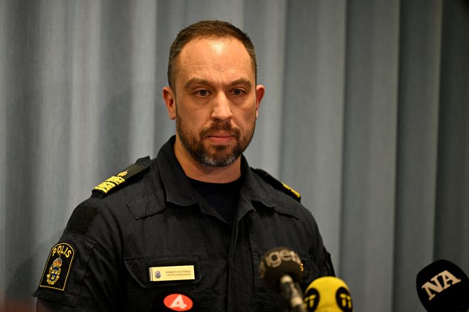 Načelnik policije Roberto Eid Forest na popoldanski tiskovni konferenci FOTO: Pontus Lundahl/Reuters