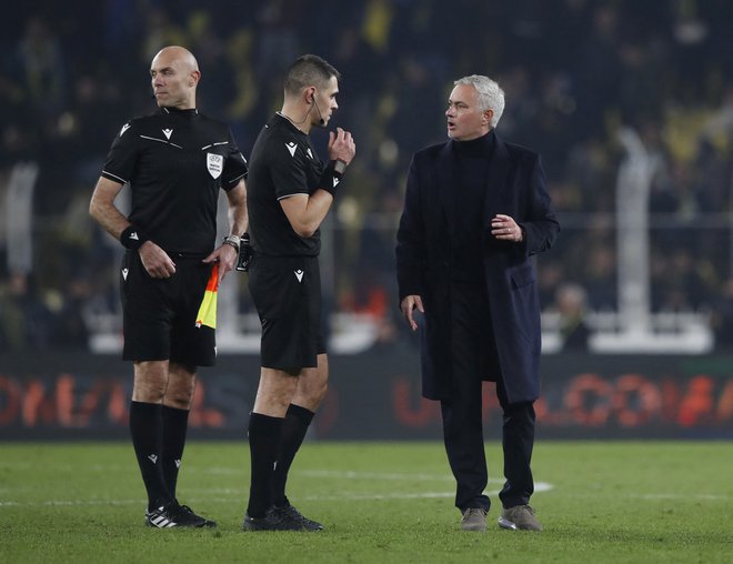 Jose Mourinho (desno) je znan kot mož z bridkim jezikom. FOTO Dilara Senkaya Reuters