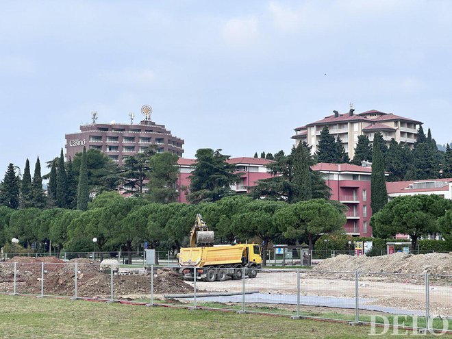 Na podlagi katere urbanistične dokumentacije je bilo izdano gradbeno dovoljenje? FOTO: Nataša Čepar