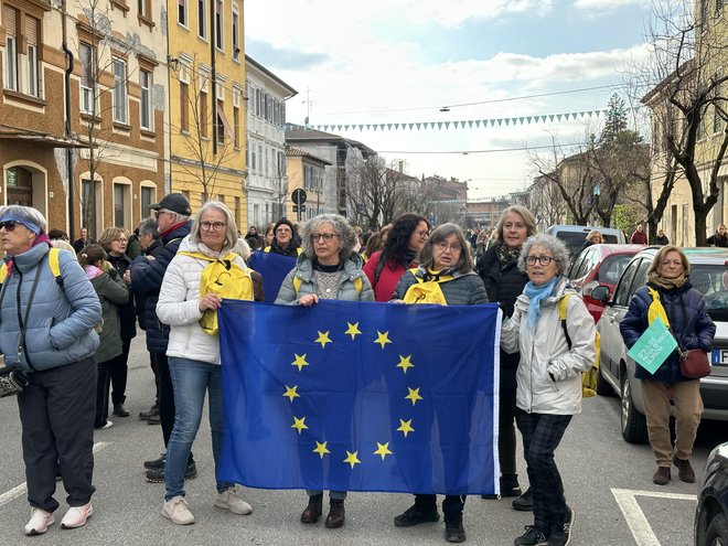 Prireditev v Novi Gorici ob začetku Evropske prestolnice kulture. FOTO: Nataša Čepar


 
