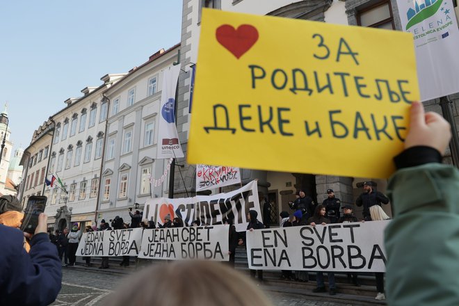 Študentski protesti v podporo študentom v Srbiji. FOTO: Črt Piksi