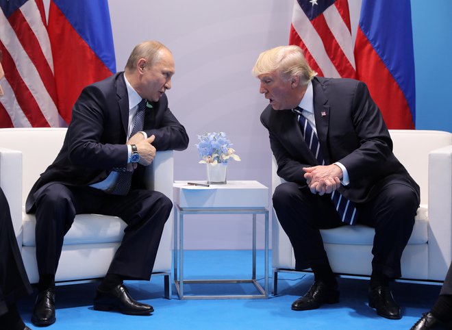 »Putin želi videti, da ljudje prenehajo umirati,« je dejal Trump.  FOTO: Arhiv Dela