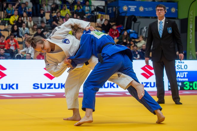 Nika Tomc (levo) je potrdila veliko nadarjenost. FOTO: Darko Petelinšek/JZS