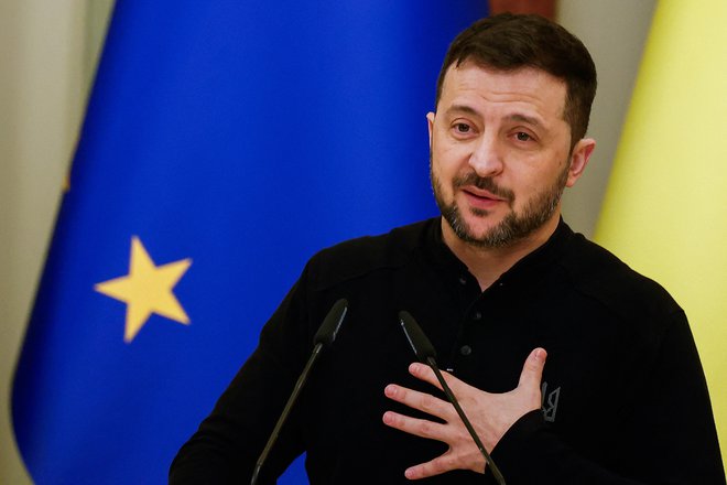 Zelenski je izrazil pripravljenost za pogovore z ruskim predsednikom Vladimirjem Putinom, vendar pod določenimi pogoji. FOTO: Alina Smutko/Reuters