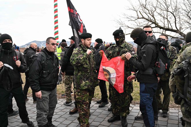 V soboto je potekal shod neonacistov v Budimpešti. FOTO: Attila Kisbenedek/AFP