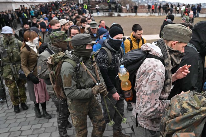 Vsako leto se v madžarski prestolnici zberejo skrajno desni privrženci iz vse Evrope, da bi zaznamovali t. i. »dan časti«. FOTO: Attila Kisbenedek/AFP