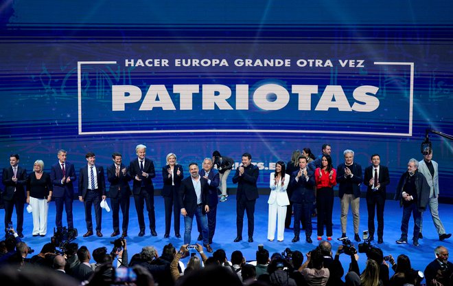 Na zborovanju z naslovom »Make Europe Great Again« so se zbrali voditelji Nacionalnega zbora Marine Le Pen, Geert Wilders iz nizozemske Stranke za svobodo (PVV), Matteo Salvini iz italijanske Lige in nekdanji češki premier Andrej Babiš. FOTO: Ana Beltran/Reuters