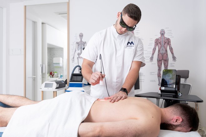 V kliniki Medicofit so skozi izkušnje in strokovno znanje, ki ga ves čas osvežujejo, razvili celosten protokol zdravljenja, ki se vedno začne z diagnostično terapijo. FOTO: Medicofit