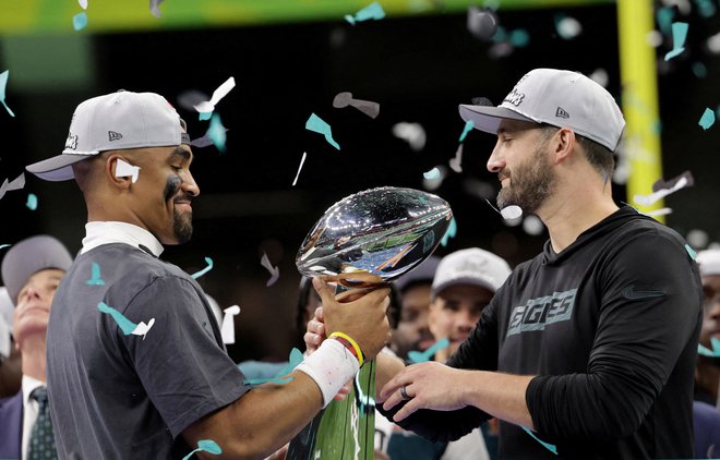 Jalen Hurts in Nick Sirianni sta prvič osvojila superbowl. FOTO: Mike Segar/Reuters