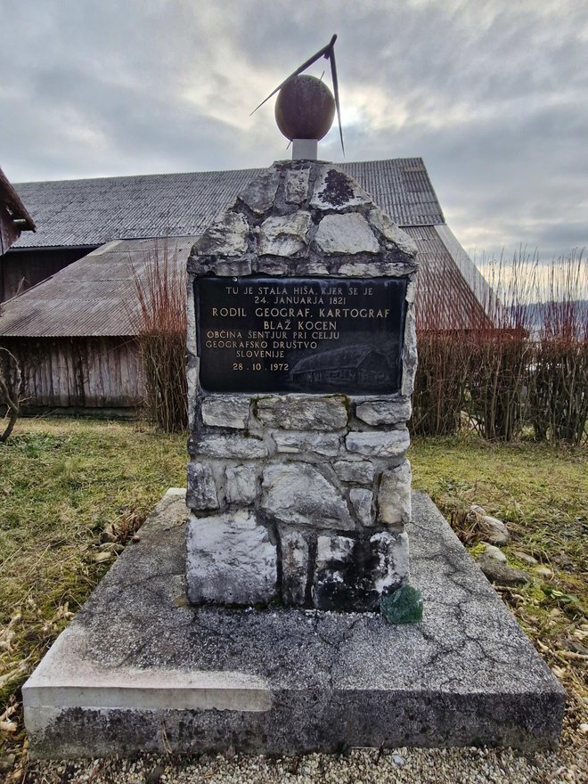 Kozzenn Atlas je še danes najbolj znana tržna znamka v avstrijski šolski geografiji. Atlasi z imenom Blaža Kocena so izhajali v kar 18 jezikih na treh celinah ter skupaj v več kot 300 izdajah in milijonih izvodov. FOTO: Beti Burger