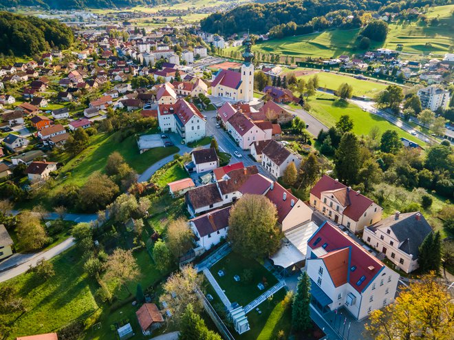 Staro trško jedro ima v zgodovini slovenstva in domoljubja prav posebno mesto. Omenja se že leta 1340 kot naselje okoli cerkve sv. Jurija. FOTO: Stane Jeršič