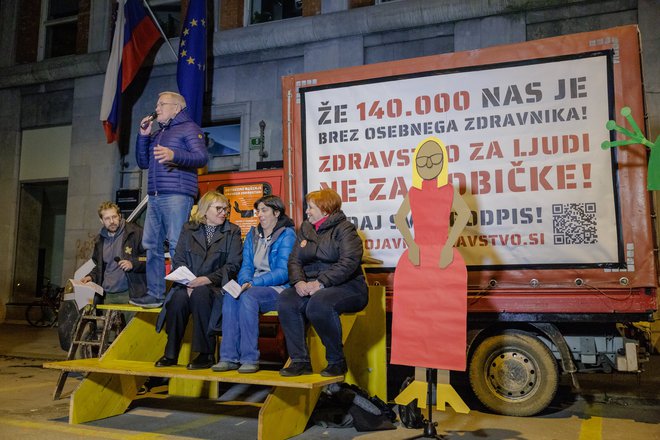 Protest za zdravstvo, Ljubljana, 17. november 2023. FOTO: Črt Piksi