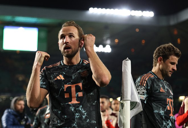 Harry Kane se je takole veselil gola za Bayern. FOTO: Lee Smith/Reuters