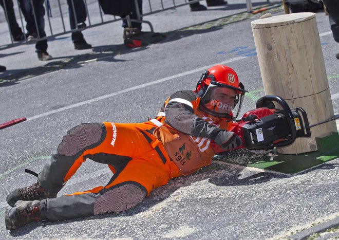 Če Nemčija ne bo postala bolj prijazno delovno okolje, bo Stihl, proizvajalec žag, tovarno postavil v Švici. FOTO: Jože Suhadolnik