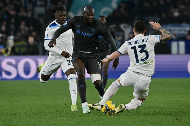 Napolijev Romelu Lukaku (v sredini) tokrat ni zabil gola. FOTO: Filippo Monteforte/AFP