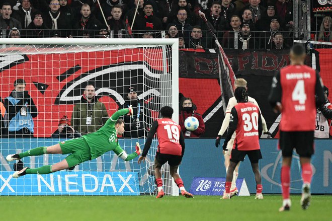 Manuel Neuer je reševal Bayern. FOTO: Ina Fassbender/AFP