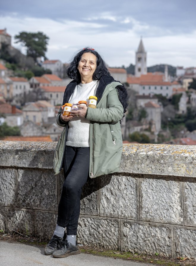 Praktično vse sadje, ki ga Darinka Krnčević uporablja, pridela sama, le majhen del odkupi od drugih ljudi z otoka. Edini pogoj je, da je prav vse z Lastova. FOTO: Božidar Vukičević/Cropix