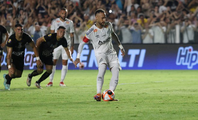 Neymar je zadel iz enajstmetrovke. FOTO: Thiago Bernardes/Reuters