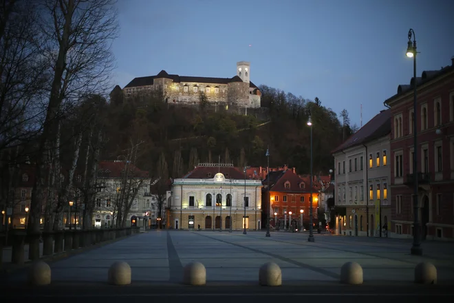 Na vprašanje, kdaj je mogoče pričakovati spremembe pri načinu financiranja zdravstvenega sistema, na zdravstvenem ministrstvu niso odgovorili. FOTO: Jure Eržen/Delo