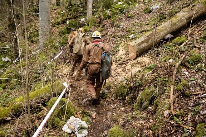 Pri JRS je nekaj več kot sto aktivnih članic in članov, vsi so prostovoljci. FOTO: Črt Piksi


 
