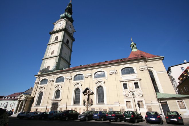 Cerkev svetega Egidija morda navzven ni posebej impresivna, zato pa je toliko bolj zanimiva njena notranjost. FOTO: Promocijsko gradivo