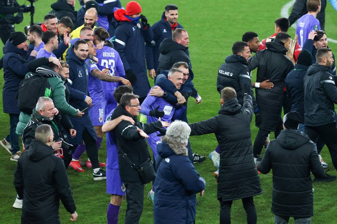 Nogometašem Borca je uspel velik podvig. FOTO: Voranc Vogel/Delo