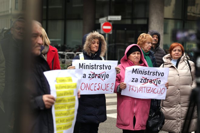 Iniciativa Glas ljudstva opozarja na ključno pomembnost  zdravstvenega zakona, ki naj bi ga DZ sprejel do konca meseca. FOTO: Črt Piksi