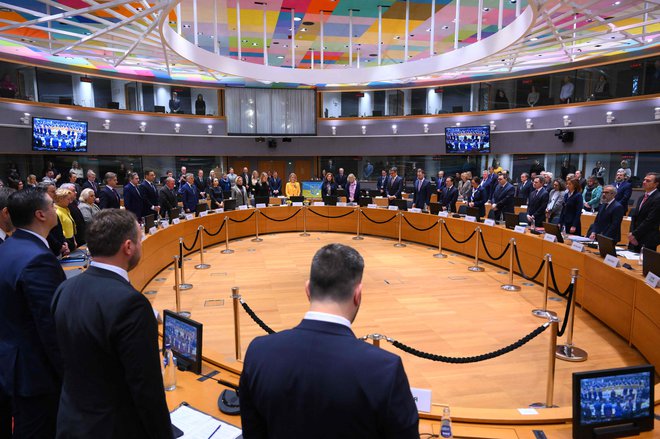 Na mizi je tudi nova pobuda za vojaško pomoč. Podrobnosti in konkretne številke bodo tema za voditelje na izrednem vrhu EU prihodnji teden. Foto John Thys/AFP