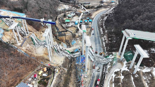 Poškodovanih je več ljudi. FOTO: Afp