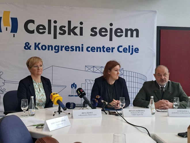 Marčne sejme so predstavili (z leve) vodja projektov sejmov Irena Škorja, direktorica PE sejmi Celjskega sejma Renata Košenina in predsednik Lovske zveze Slovenije Alojz Kovšca. FOTO: Špela Kuralt/Delo