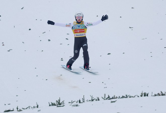 Nika Prevc je na treningu potrdila vrhunsko pripravljenost. FOTO: Lisa Leutner/Reuters