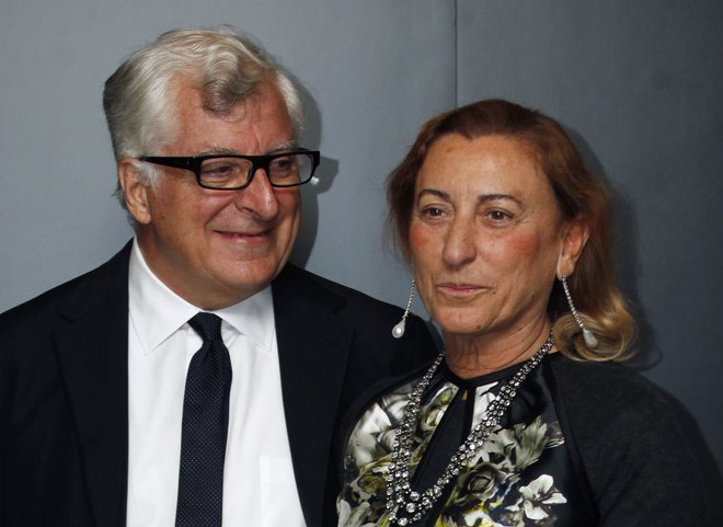 Pradin izvršni direktor Patrizio Bertelli s soprogo in modno oblikovalko Miuccio Prada leta 2011. FOTO: Bobby Yip/Reuters 