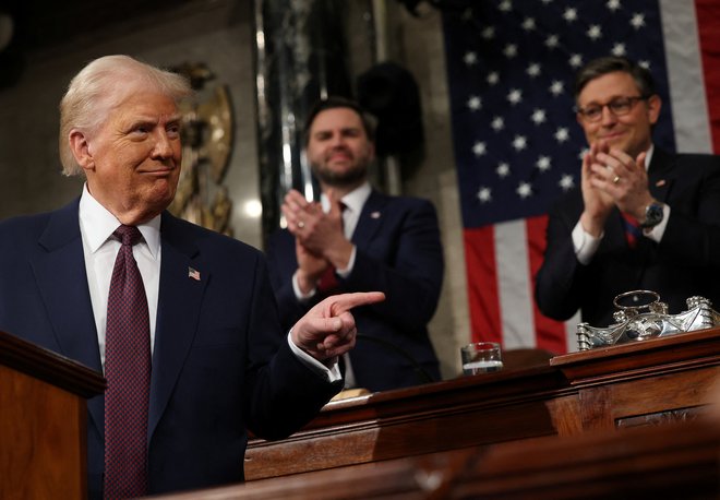 Trumpove izjave so povzročile mednarodno zanimanje za Grenlandijo in dodatno zapletle njeno geopolitično situacijo.  FOTO: Win Mcnamee/Reuters