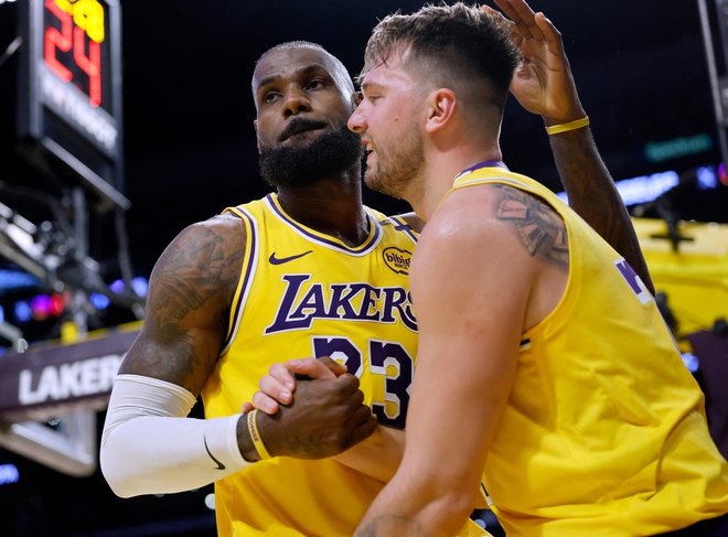 LeBron James in Luka Dončić sta se odlično ujela. FOTO: Harry How/AFP