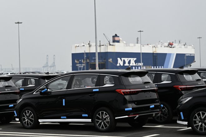 BYD je skupaj z drugimi kitajskimi podjetji, kot so Chery, Geely in SAIC, svojo državo spremenil v največjo izvoznico vozil na svetu ter prehitel Nemčijo in Japonsko. FOTO: Pedro Pardo/AFP