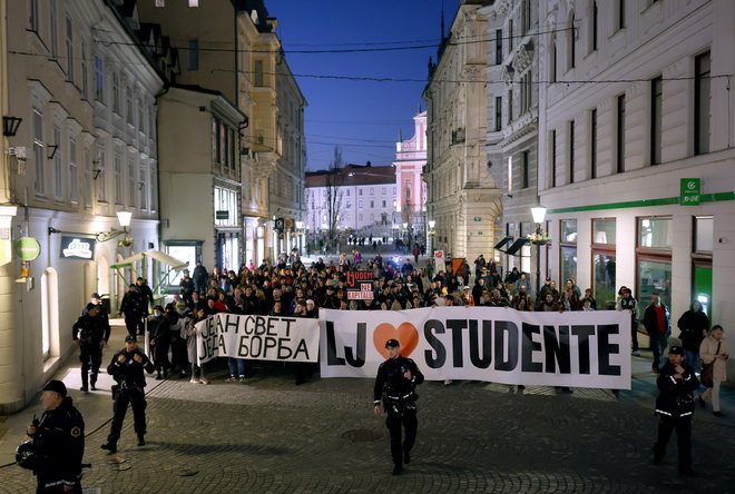 Janković in mestni svetniki naj se opravičijo. FOTO: Blaž Samec/Delo