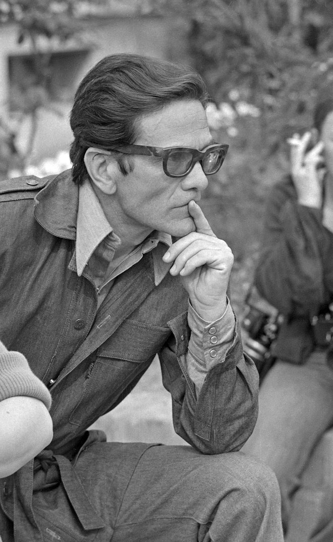 Pier Paolo Pasolini leta 1975. FOTO: Paolo Ferrari, © fotografski arhiv Paola Ferrarija, © založba Bogataj