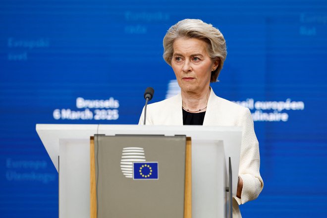 Kljub Donaldu Trumpu in njegovemu očitnemu delovanju v škodo EU Ursula von der Leyen še vedno vidi ZDA kot zaveznice. FOTO:  Stephanie Lecocq/Reuters