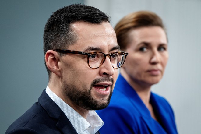 Premier Egede, ki bo na dan volitev dopolnil 38 let, zagovarja neodvisnost, vendar ni predstavil načrta za dosego tega cilja. FOTO: Mads Claus Rasmussen/Reuters