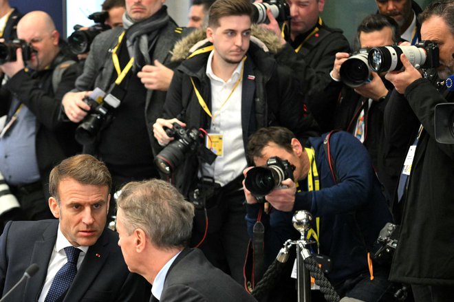 Neuradno je veljalo, da so si v Gibanju Svoboda želeli biti bliže makronističnemu krogu. Na fotografiji Emmanuel Macron in Robert Golob. FOTO: Nicolas Tucat/AFP